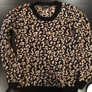 Cheetah leopard print long sleeve sweater.